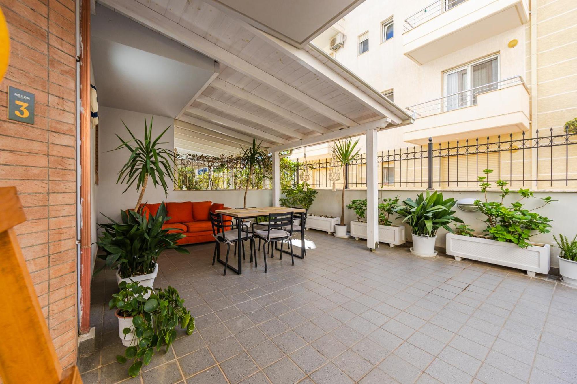 Melon Apartments Влёра Экстерьер фото
